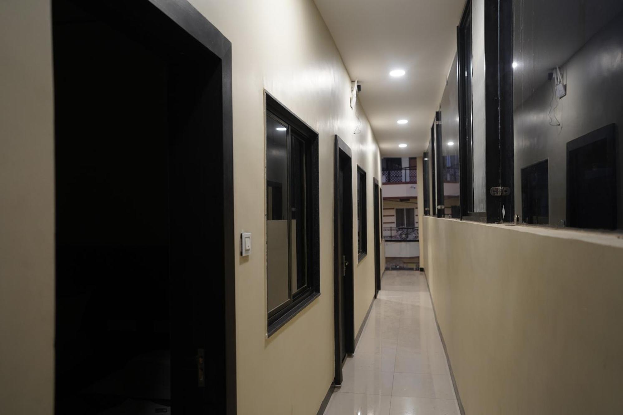 Hotel Dev Kripa Ujjain Zewnętrze zdjęcie