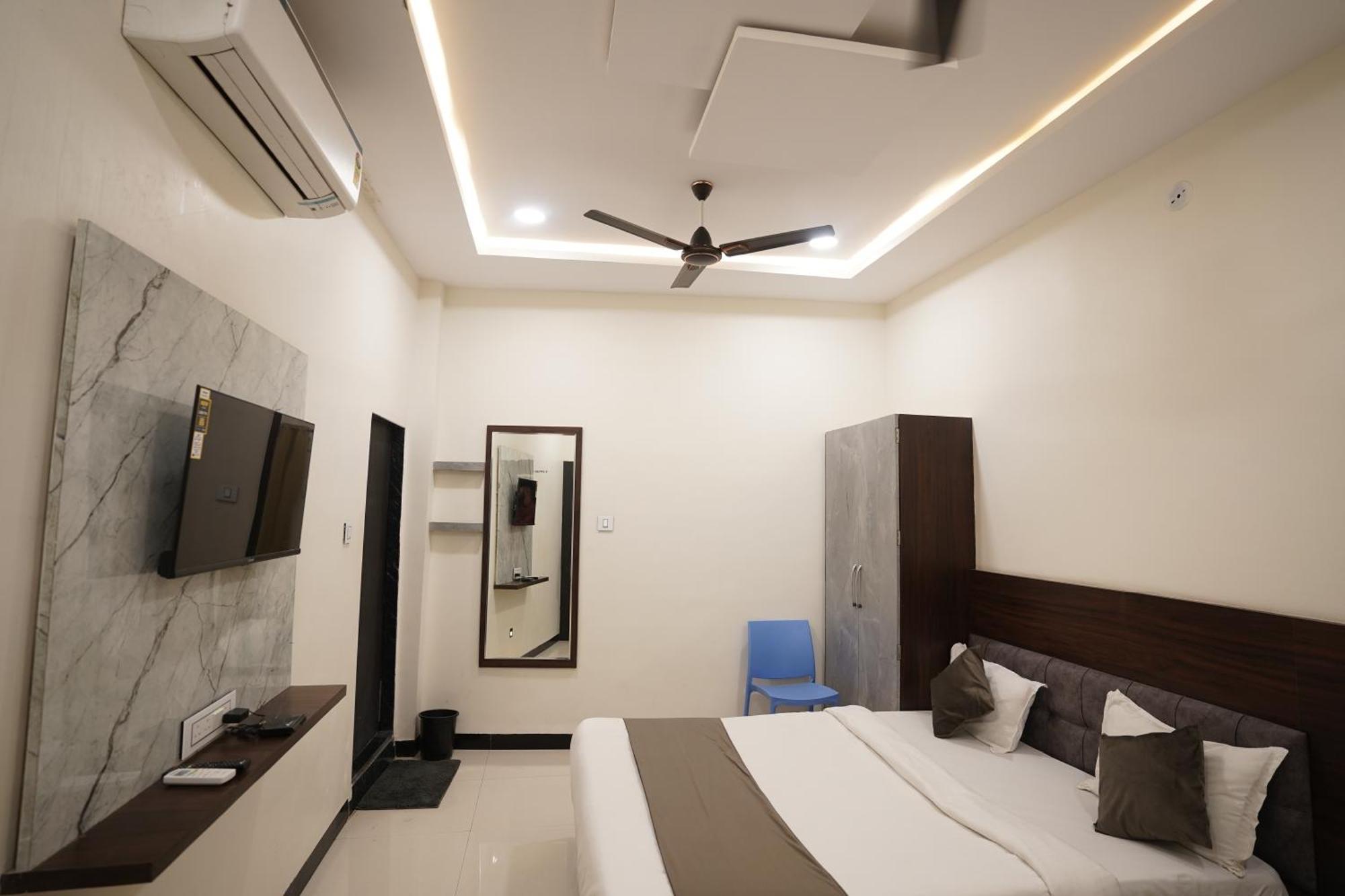 Hotel Dev Kripa Ujjain Zewnętrze zdjęcie