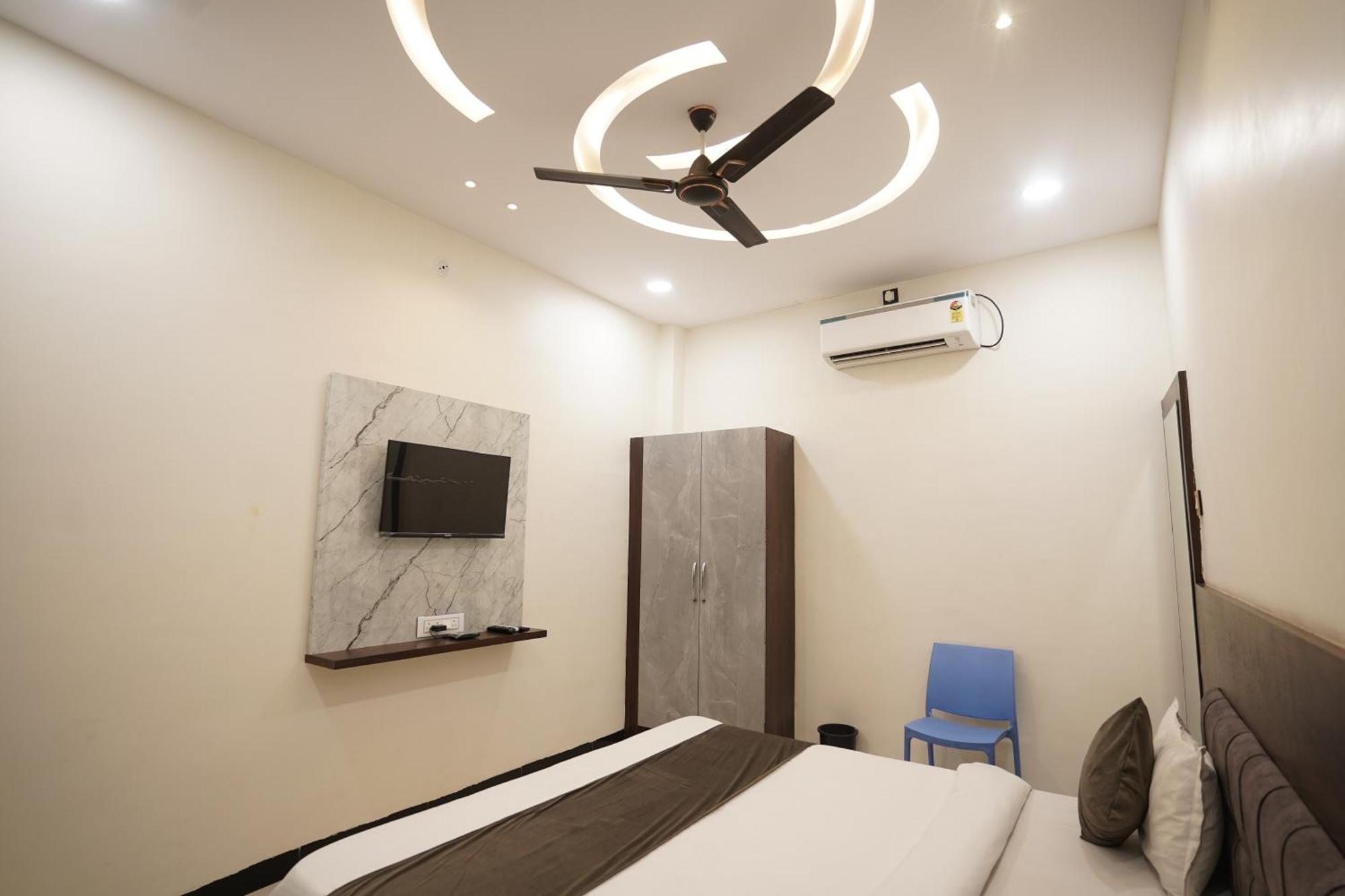Hotel Dev Kripa Ujjain Zewnętrze zdjęcie