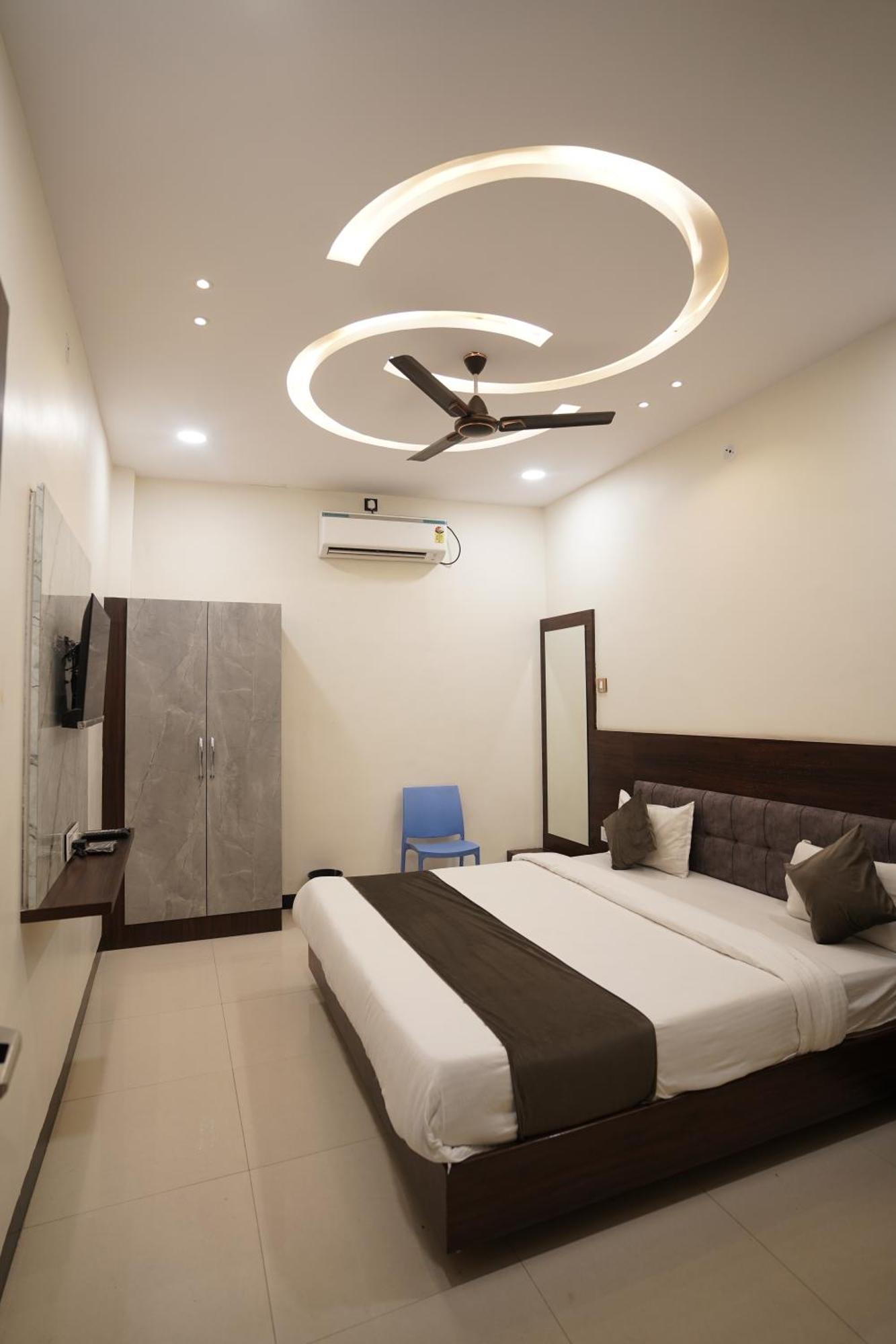 Hotel Dev Kripa Ujjain Zewnętrze zdjęcie