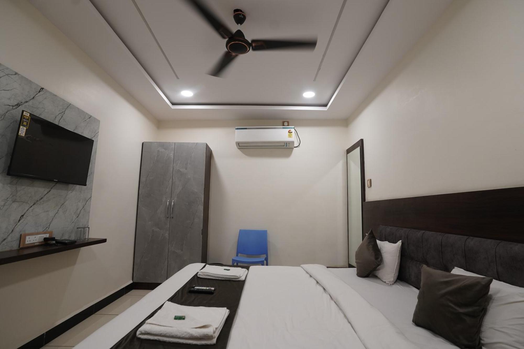 Hotel Dev Kripa Ujjain Zewnętrze zdjęcie