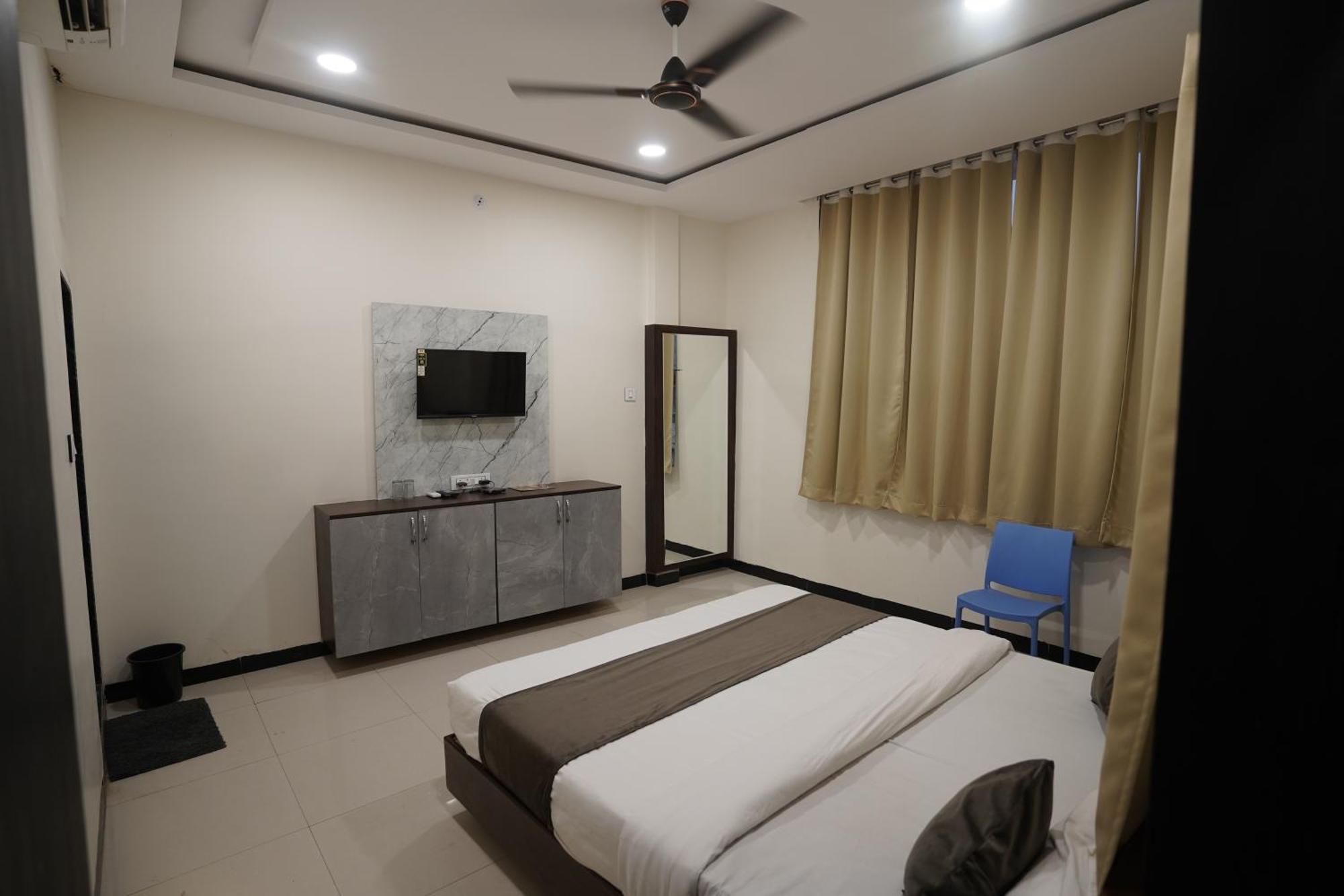 Hotel Dev Kripa Ujjain Zewnętrze zdjęcie